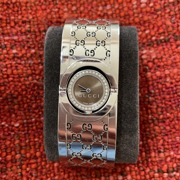 Authentic Gucci Twirl Small Diamond Watch - Picture 2 of 7